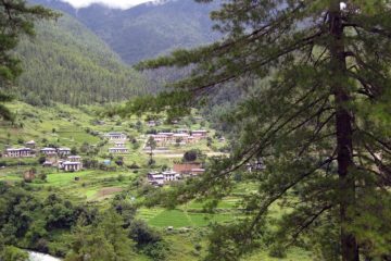 Le Bhoutan, terre mystérieuse et fascinante Agence voyage spécialiste spécialisée valais suisse romande français francophone privé à la carte sur mesure en mode voyage séjour vacances bhoutan paro thrimphu gangtey bumthang punakha